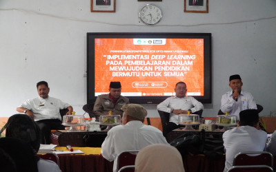 Peningkatan Kompetensi GTK UPTD SMAN 1 Polewali